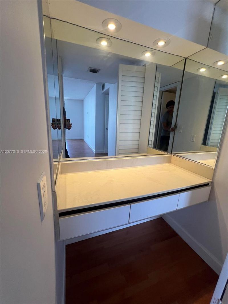 17500 N Bay Rd , Unit S907, Sunny Isles Beach, FL 33160 Photo