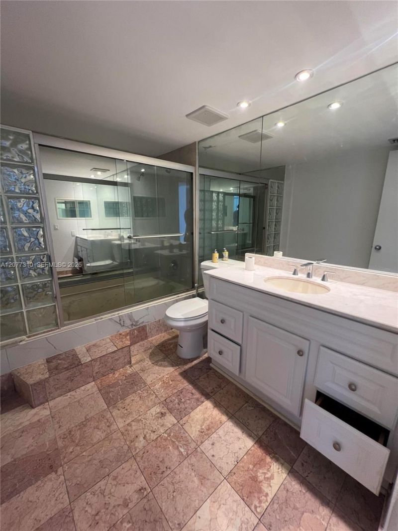 17500 N Bay Rd , Unit S907, Sunny Isles Beach, FL 33160 Photo