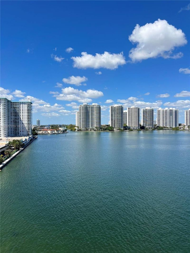17500 N Bay Rd , Unit S907, Sunny Isles Beach, FL 33160 Photo