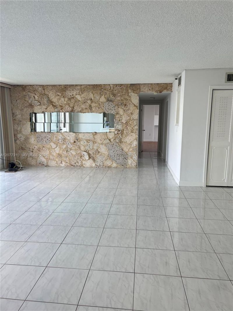 17500 N Bay Rd , Unit S907, Sunny Isles Beach, FL 33160 Photo