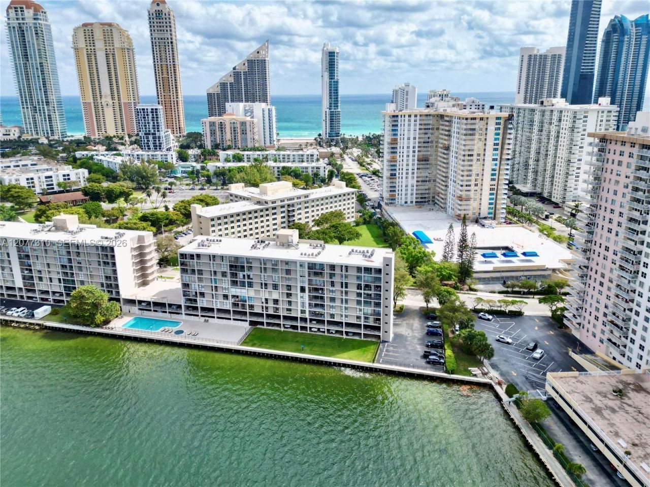 17500 N Bay Rd , Unit S907, Sunny Isles Beach, FL 33160 Photo