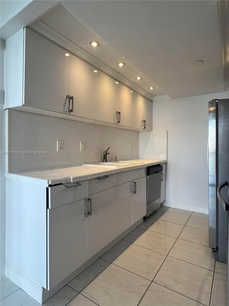 17500 N Bay Rd , Unit S907, Sunny Isles Beach, FL 33160 Photo