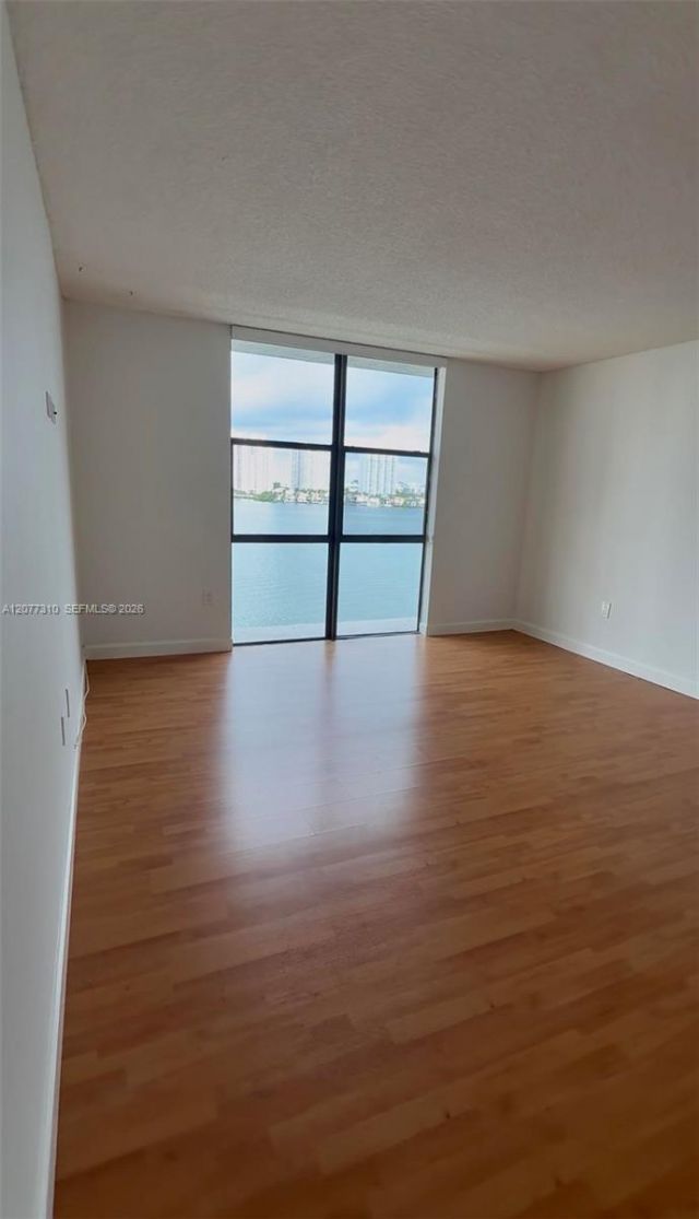 17500 N Bay Rd , Unit S907, Sunny Isles Beach, FL 33160 Photo