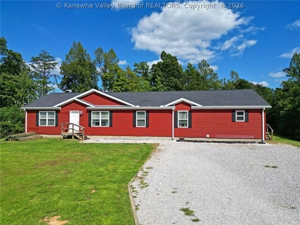 2920 Midway Hollow Road, Red House, WV 25168