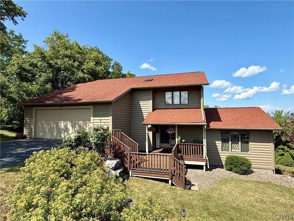 43 Heritage Circle, Syracuse, NY 13209