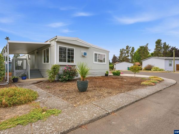 3486 Rainbow Lp, Hubbard, OR 97032