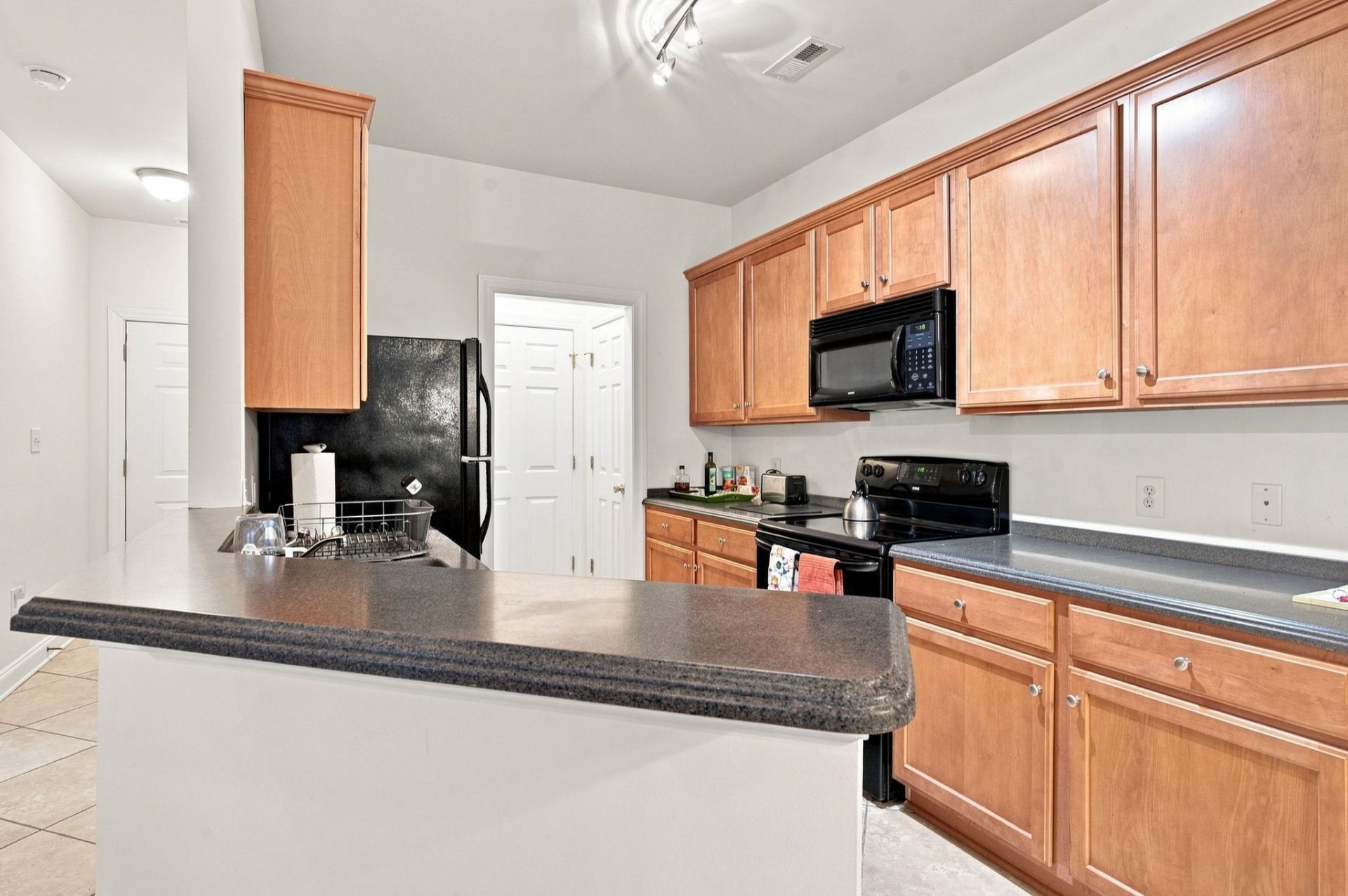 2037 Silvercrest Dr. Photo 4
