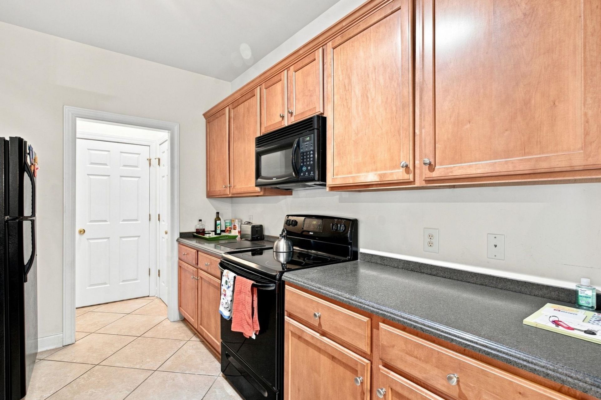 2037 Silvercrest Dr. Photo 5