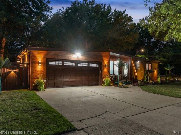 14400 Oak Park Boulevard, Oak Park, Mi 48237