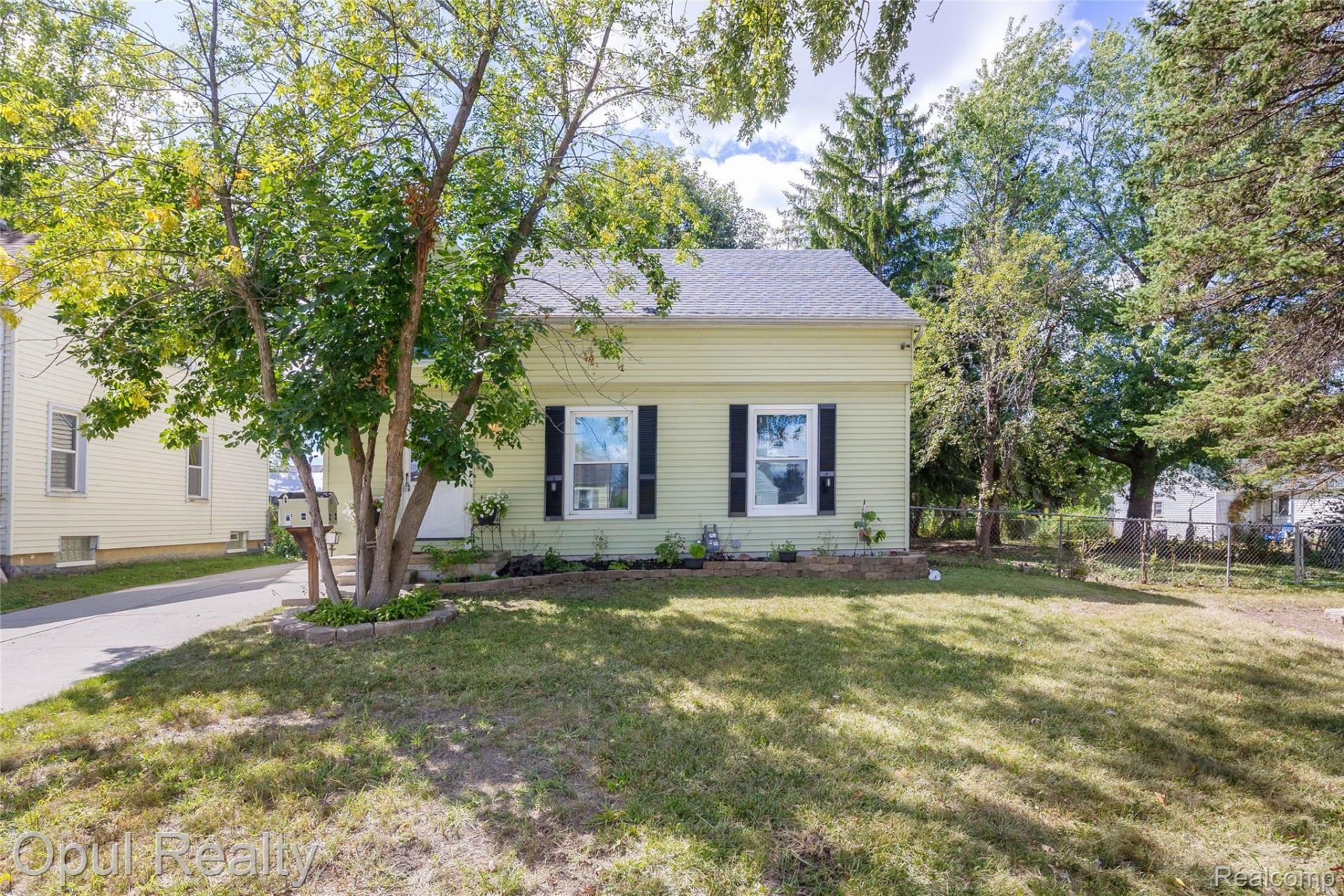 17520 Matthews Street, Riverview, Mi 48193 Main Photo