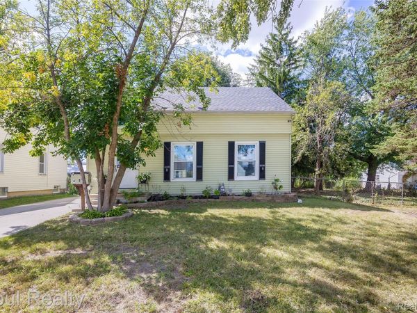 17520 Matthews Street, Riverview, Mi 48193
