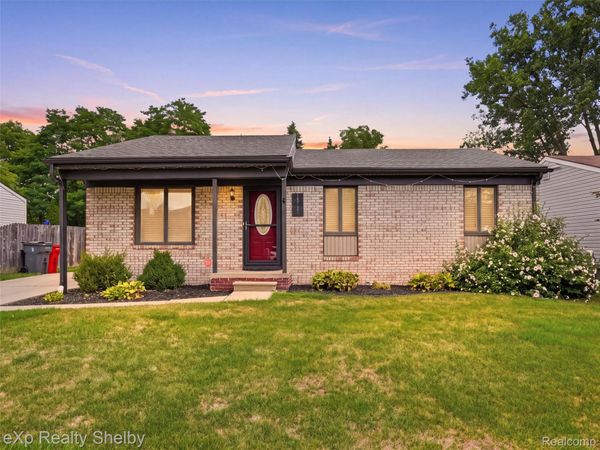 16127 Touraine Drive, Clinton Township, Mi 48038
