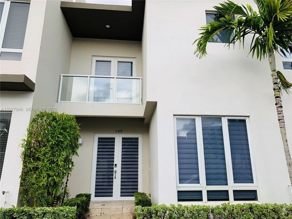 6418 NW 105th Pl, Doral, FL 33178