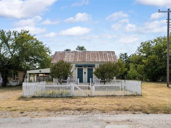 904 Ave F , Cisco, TX 76437