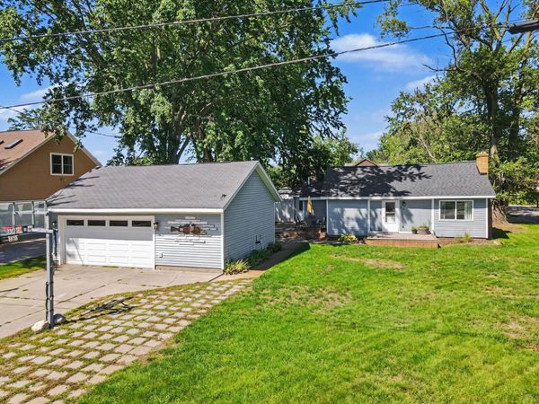 66 Lakeview Avenue, Norton Shores, MI 49444