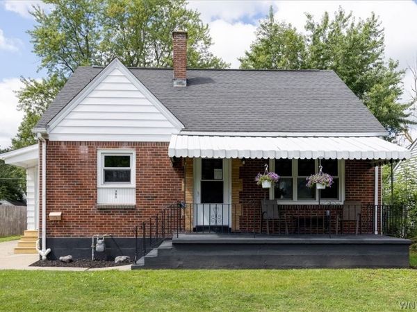 382 Windermere Boulevard , Amherst, NY 14226