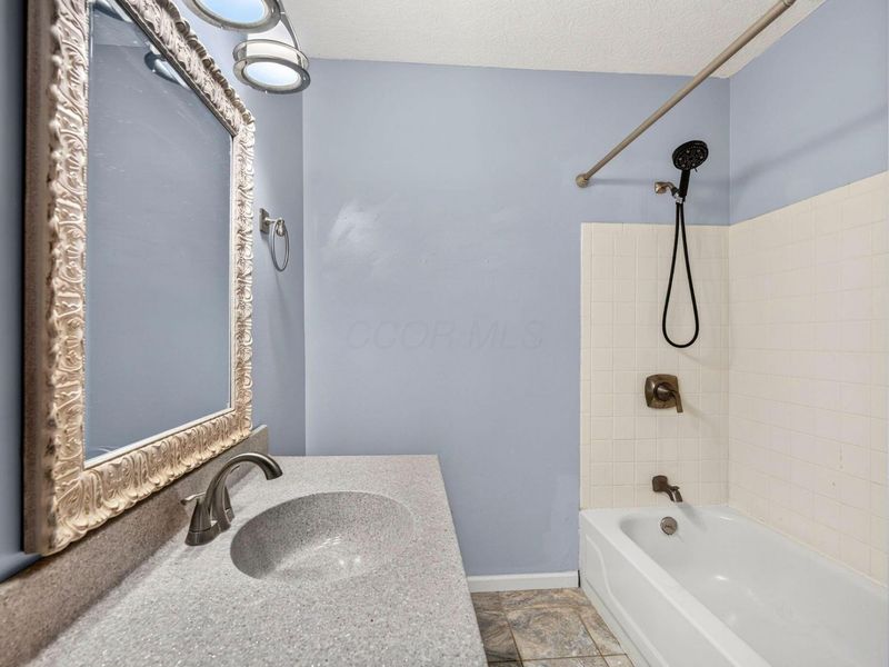 284 Cline Court , Ashville, OH 43103 Photo 21