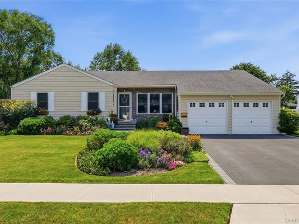1 Wheeler Court, Deer Park, NY 11729