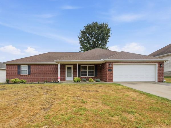 1317 Fox Ridge Lane , Neosho, MO 64850