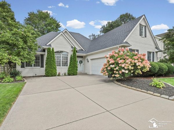 3498 Quail Hollow Drive, Lambertville, MI 48144