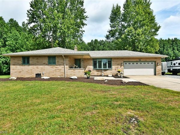 907 Center Street E, Warren, OH 44481