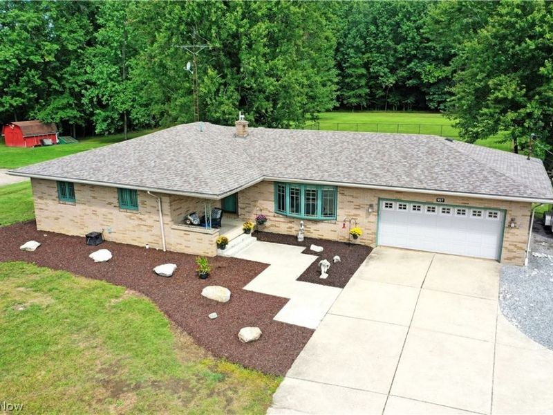 907 Center Street E, Warren, OH 44481 Photo 2
