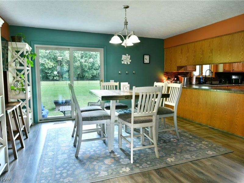 907 Center Street E, Warren, OH 44481 Photo 9