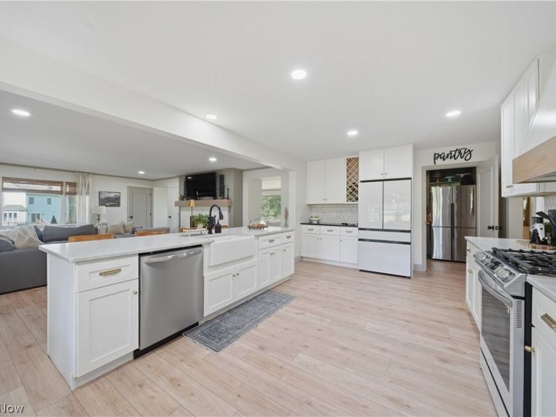 8201 Kellydale Street NW, Massillon, OH 44646 Photo 9