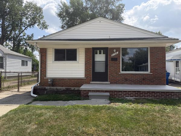 8144 Orchard Avenue, Warren, MI 48089