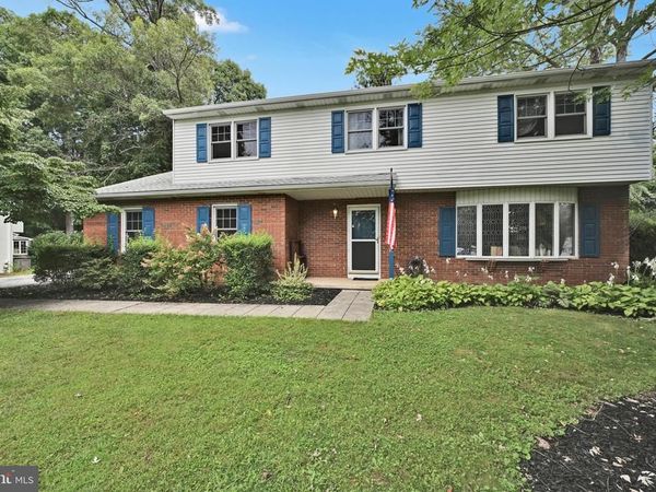 572 SCHOOL ROAD, YORK, PA 17407