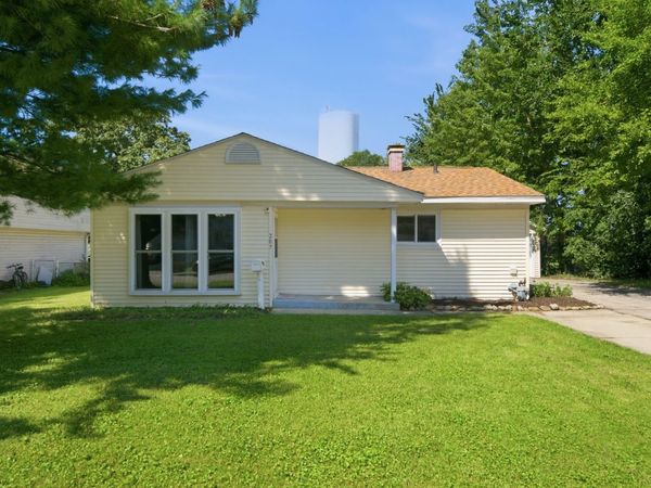 207 Caddy Avenue , Carpentersville, IL 60110
