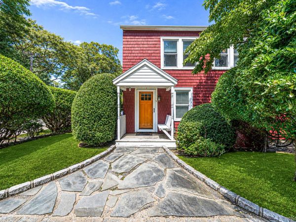 131 Quaker Path , East Setauket, NY 11733