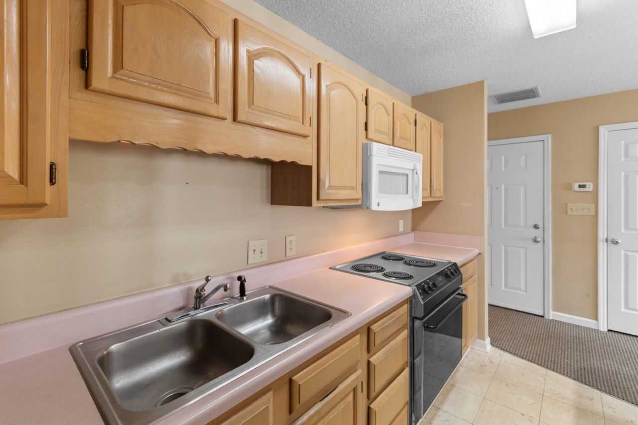 218 Double Eagle Dr. Photo 8