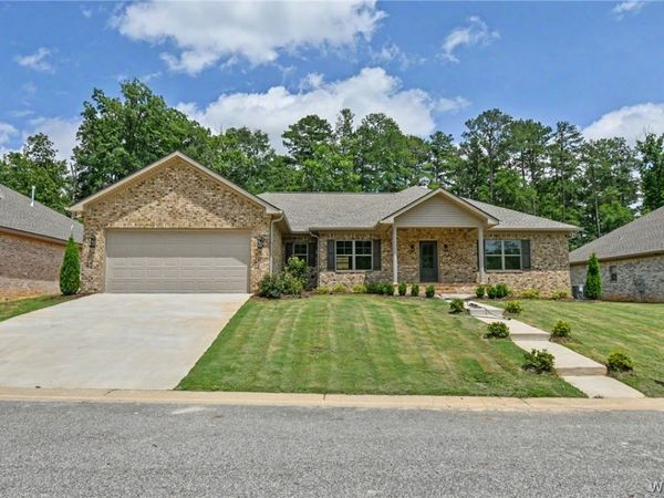 5200 Summerfield Dr E, Tuscaloosa, AL 35404