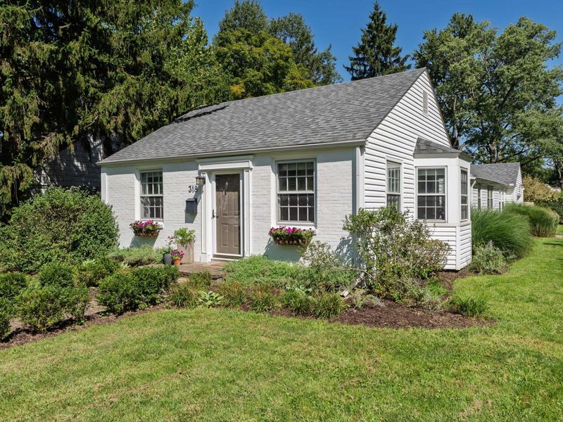 318 Kenbrook Drive, Worthington, OH 43085 Photo 2