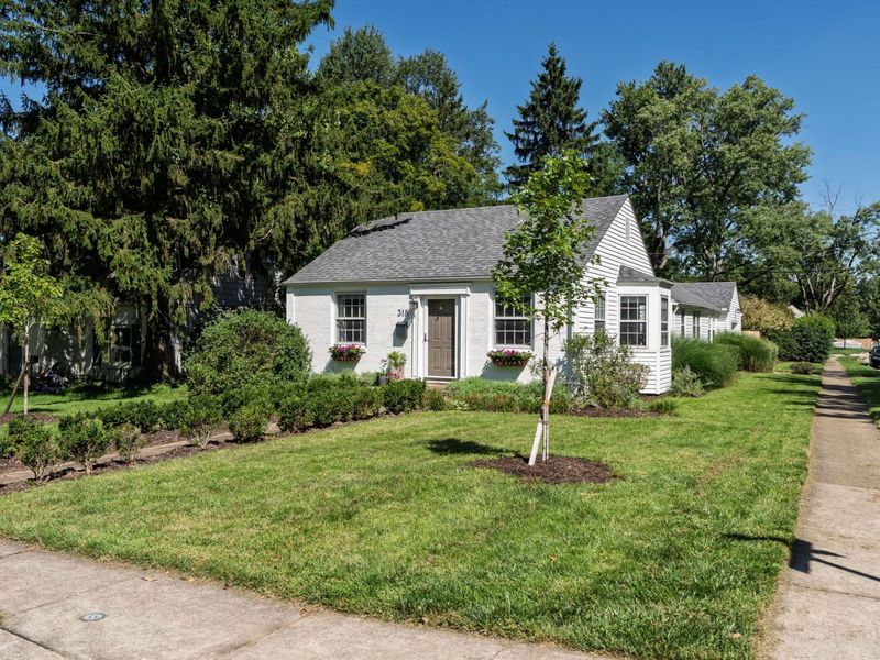 318 Kenbrook Drive, Worthington, OH 43085 Photo 3