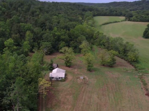 11517 Mt Carmel Rd , Decaturville, TN 38329