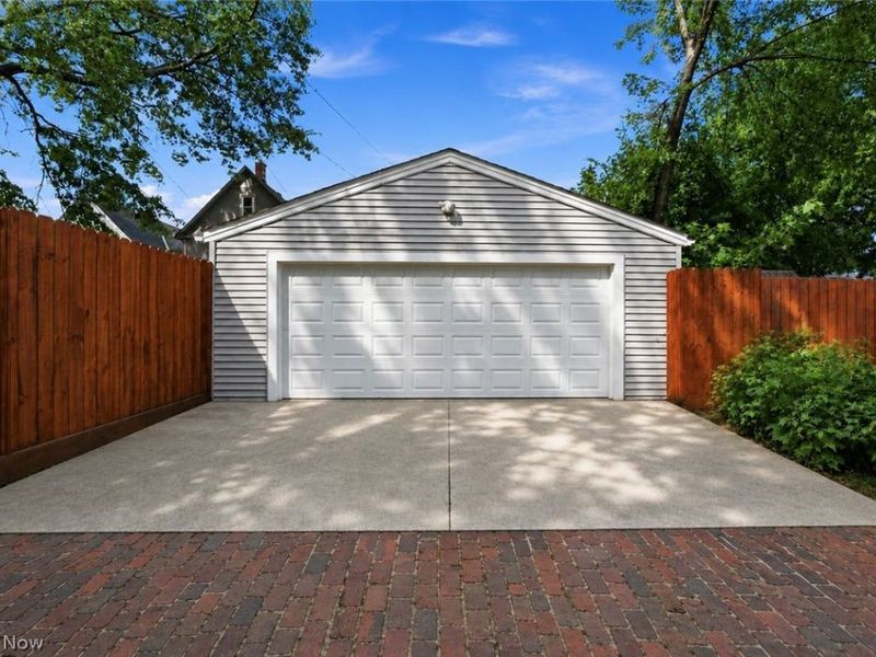 2165 W 95th Street, Cleveland, OH 44102 Photo 39