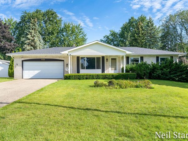 1633 Woodview Street, Jenison, MI 49428