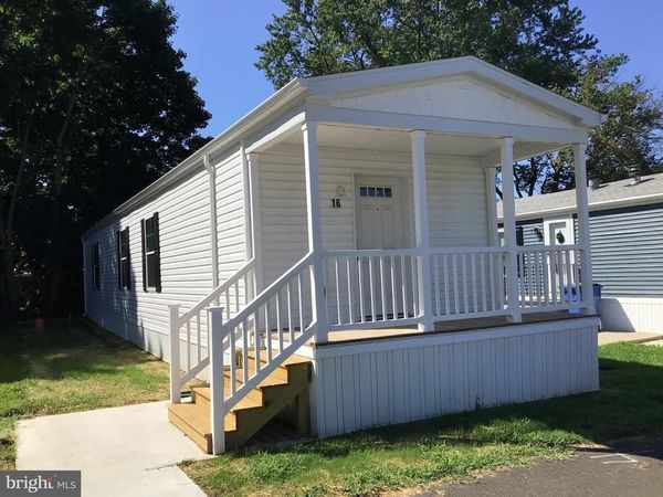 16 KENNEDY DRIVE , MORRISVILLE, PA 19067