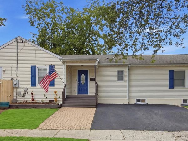 301 Laurel Road , Northport, NY 11768