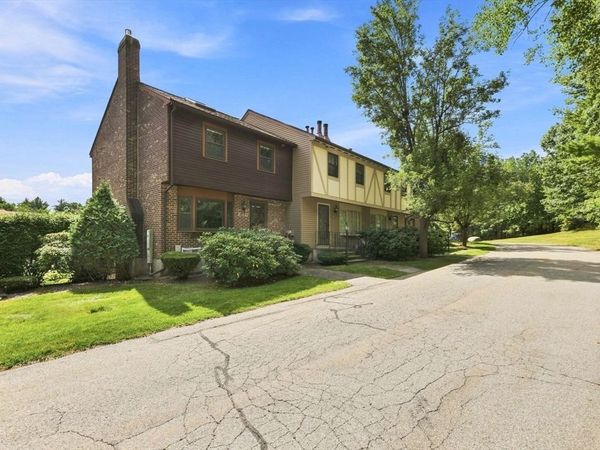 E-46 Scotty Hollow Dr, Unit E-46, Chelmsford, MA 01863