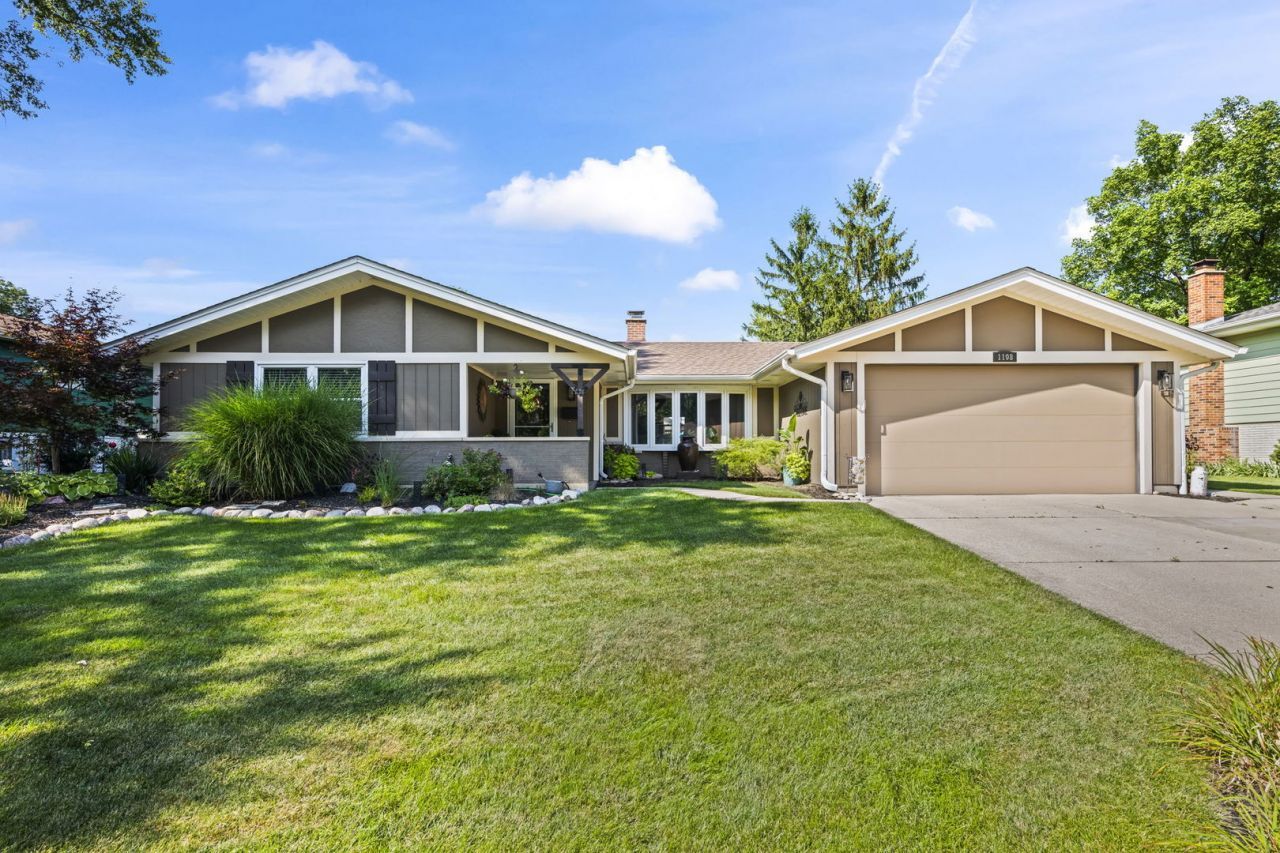 1108 Bradford Lane, Schaumburg, IL 60193 Main Photo