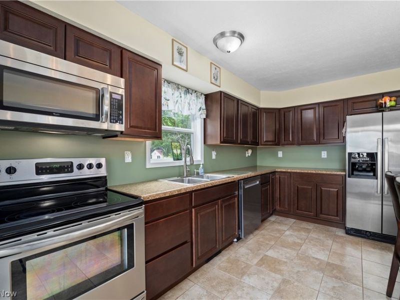 4700 Idleview Drive, Vermilion, OH 44089 Photo 10