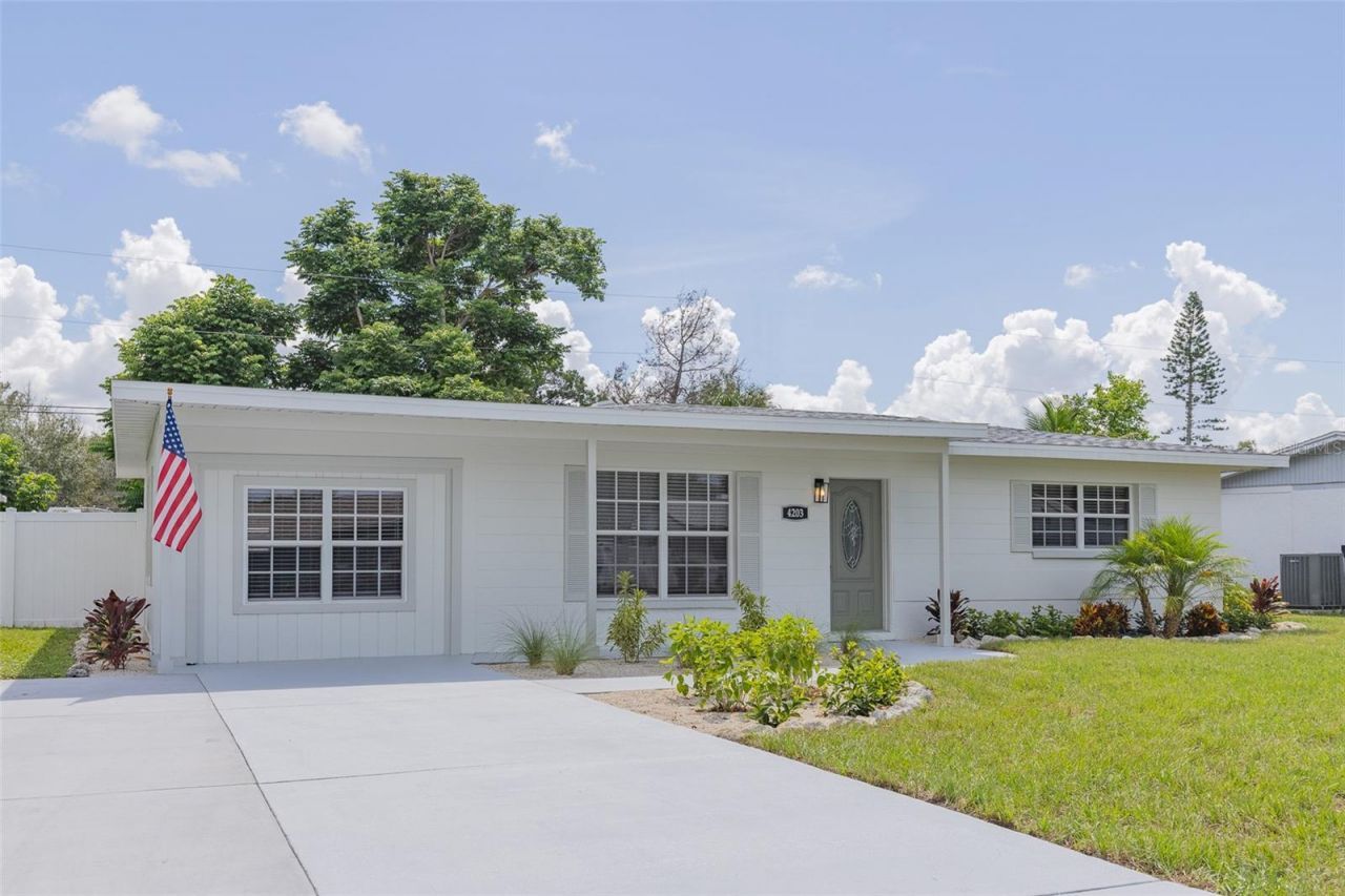 4203 36th Street W, Bradenton, FL 34205 Photo