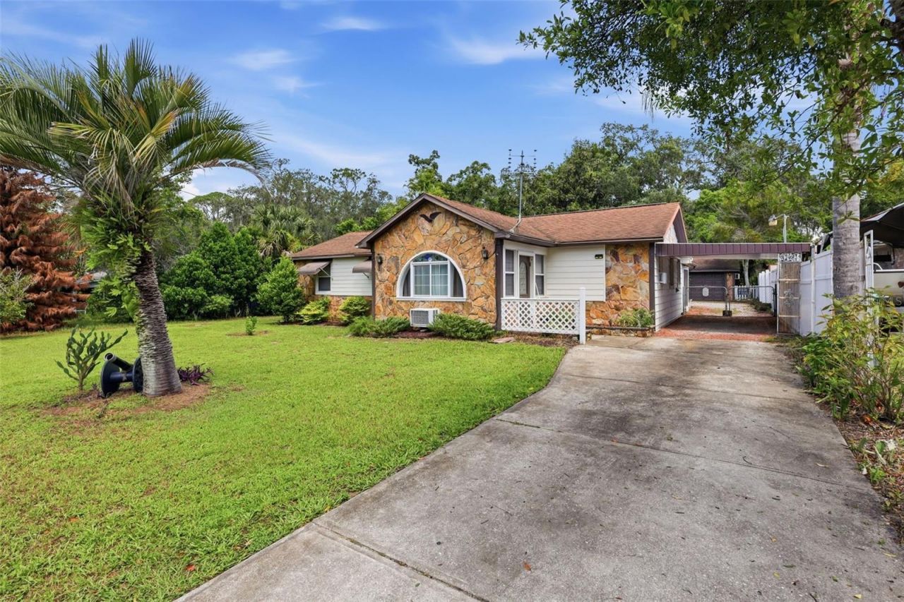324 Riviera Drive , Debary, FL 32713 Photo