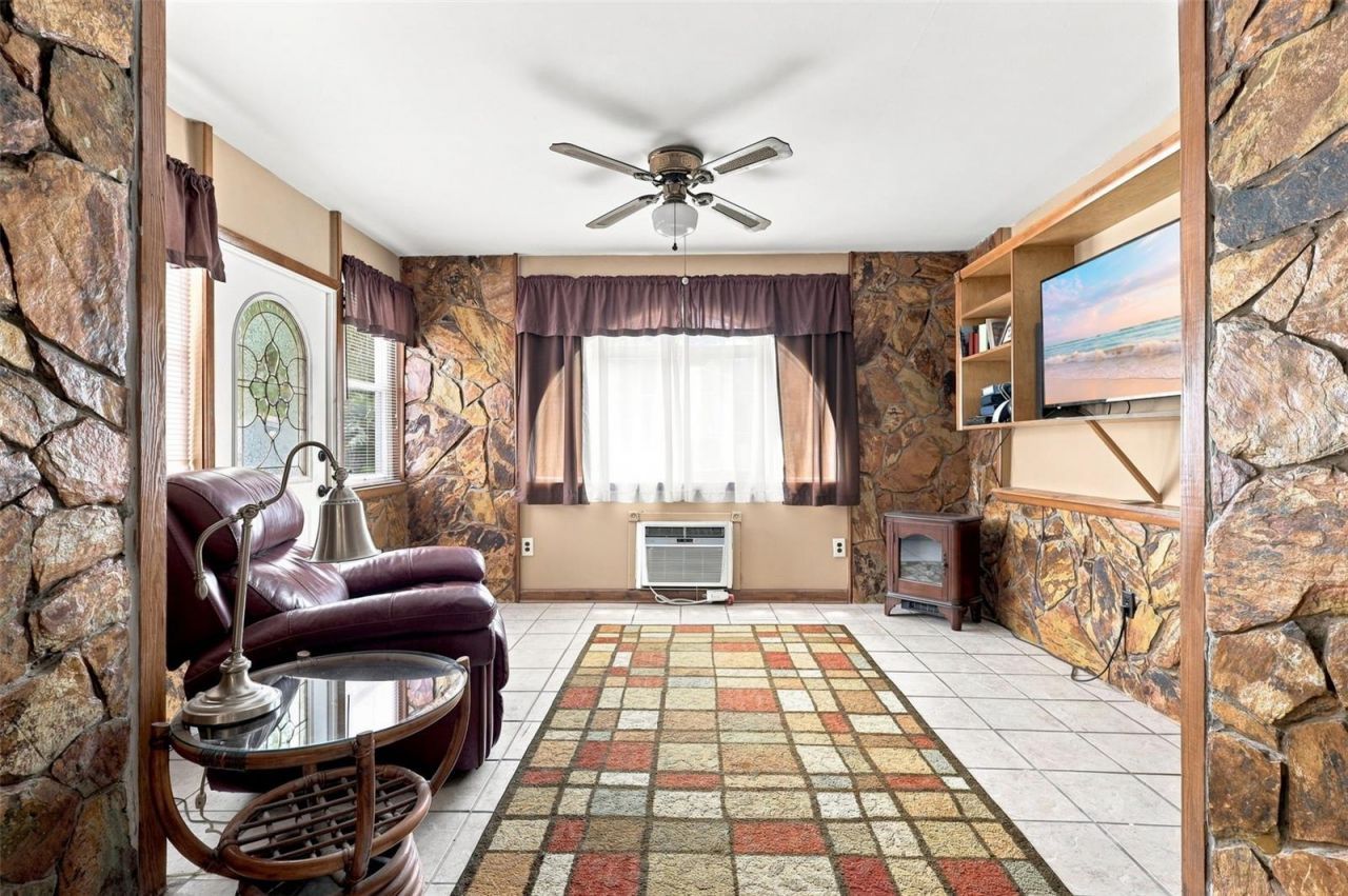 324 Riviera Drive , Debary, FL 32713 Photo