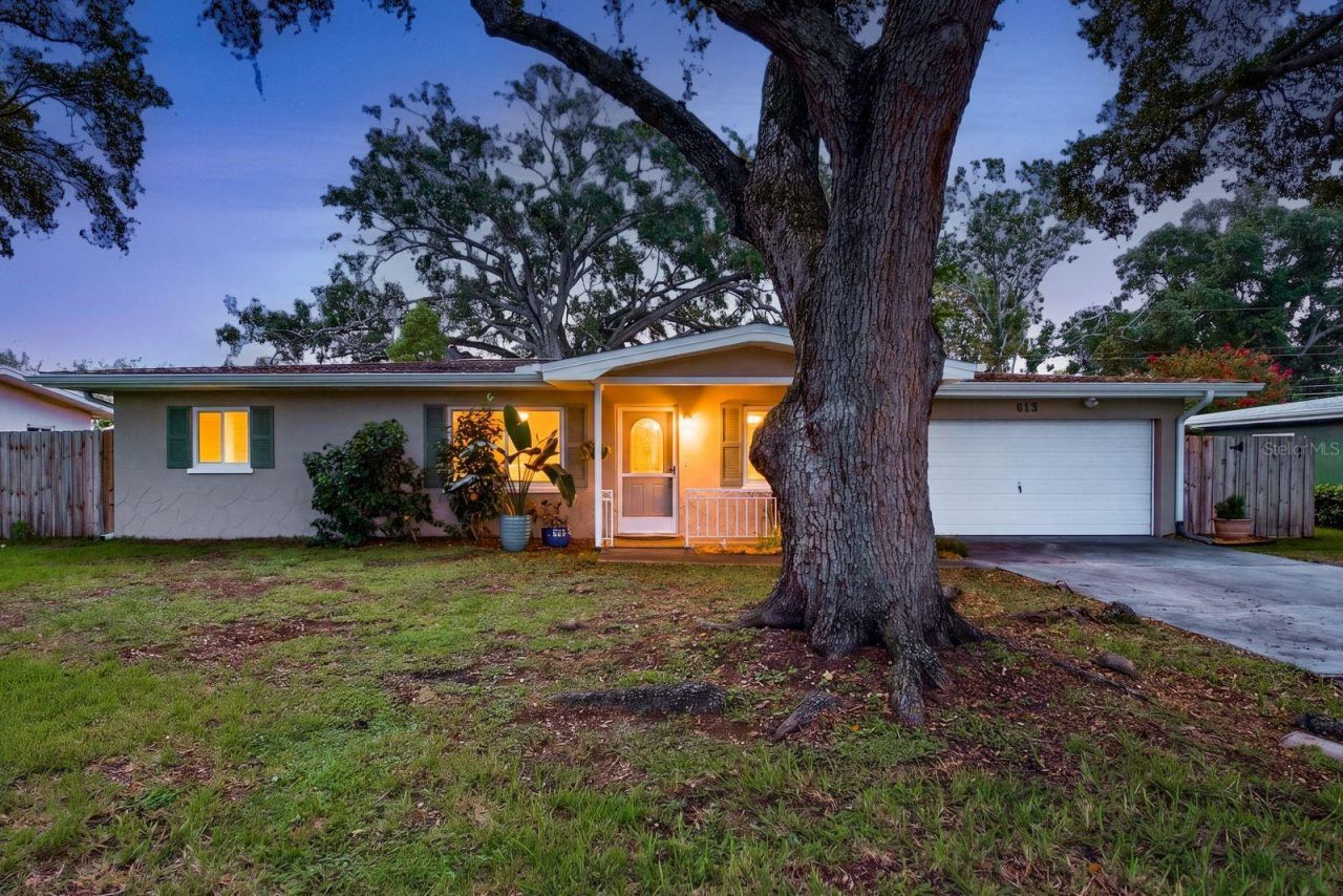 613 Imperial Drive, Largo, FL 33771 Main Photo
