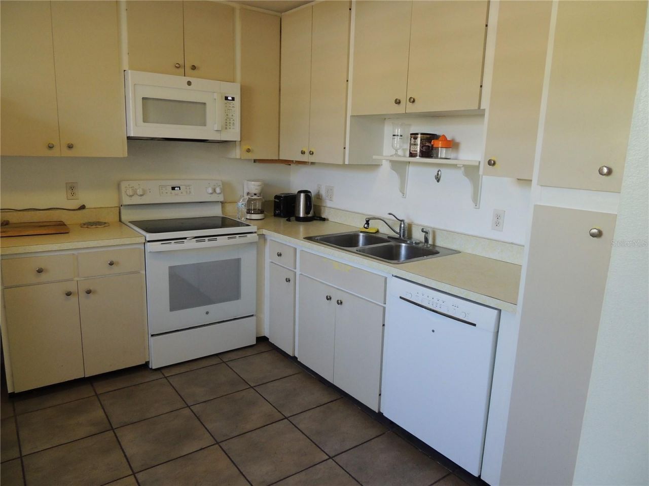 324 Timberlake Drive, Unit 324, Bradenton, FL 34210 Photo