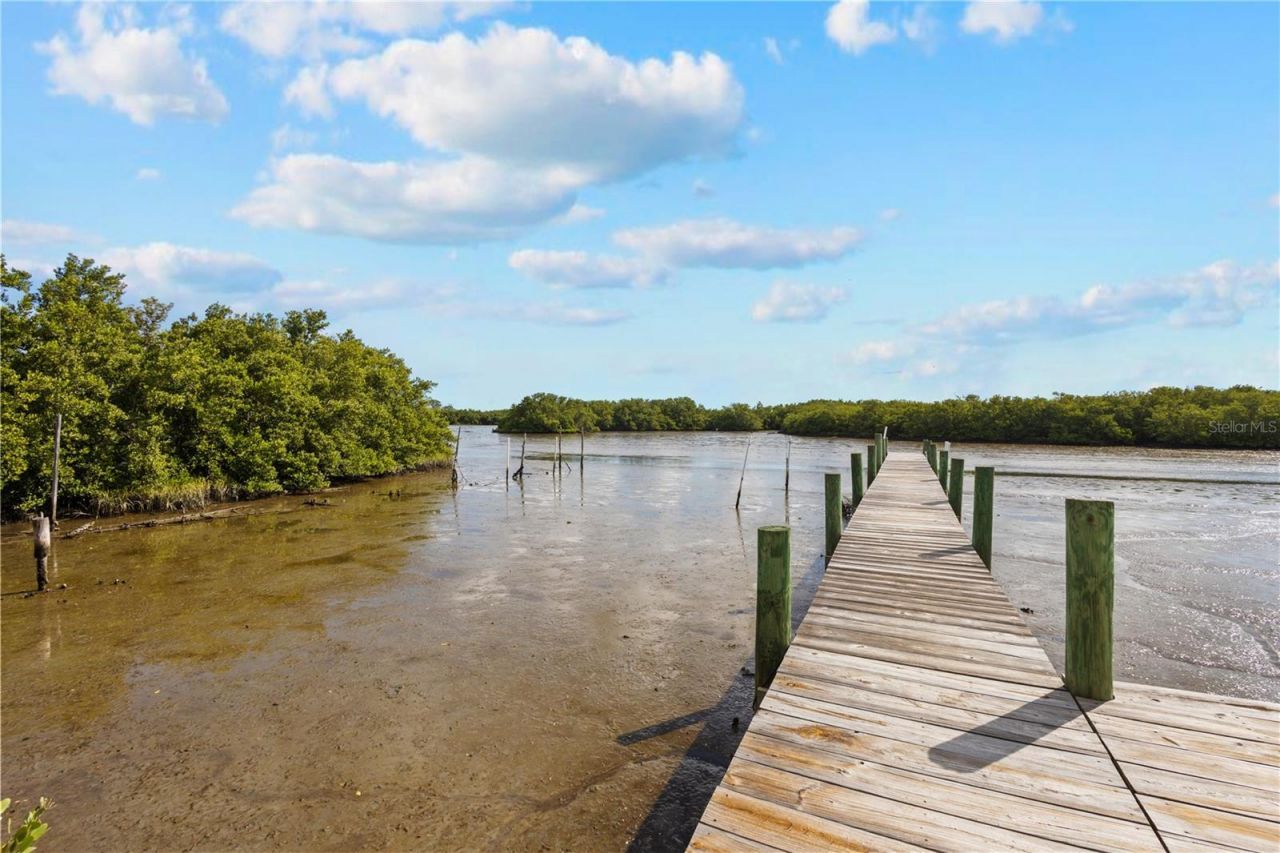 4051 D Street , Cedar Key, FL 32625 Photo